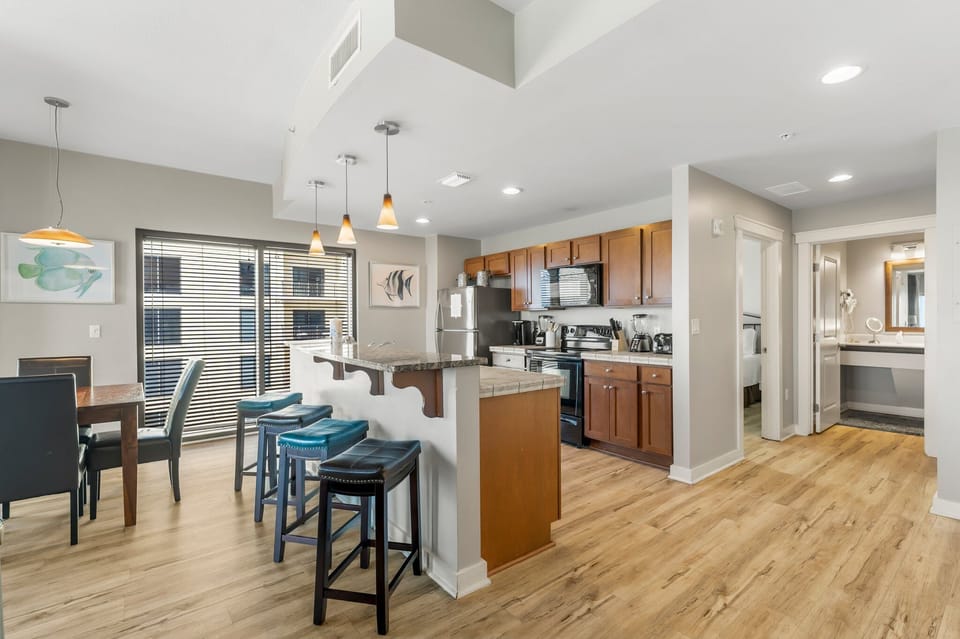 10-web-or-mls-15100-front-beach-rd-1336