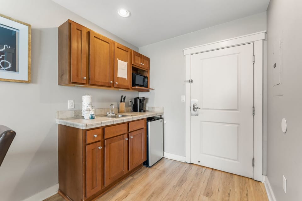 25-web-or-mls-15100-front-beach-rd-1336