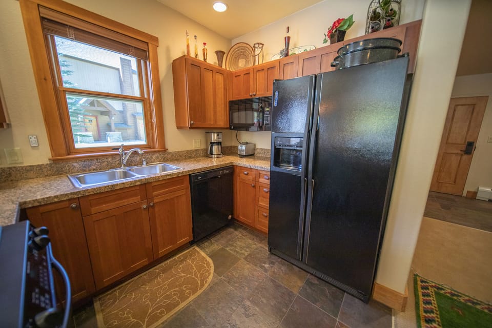 Well equipped, modern kitchen