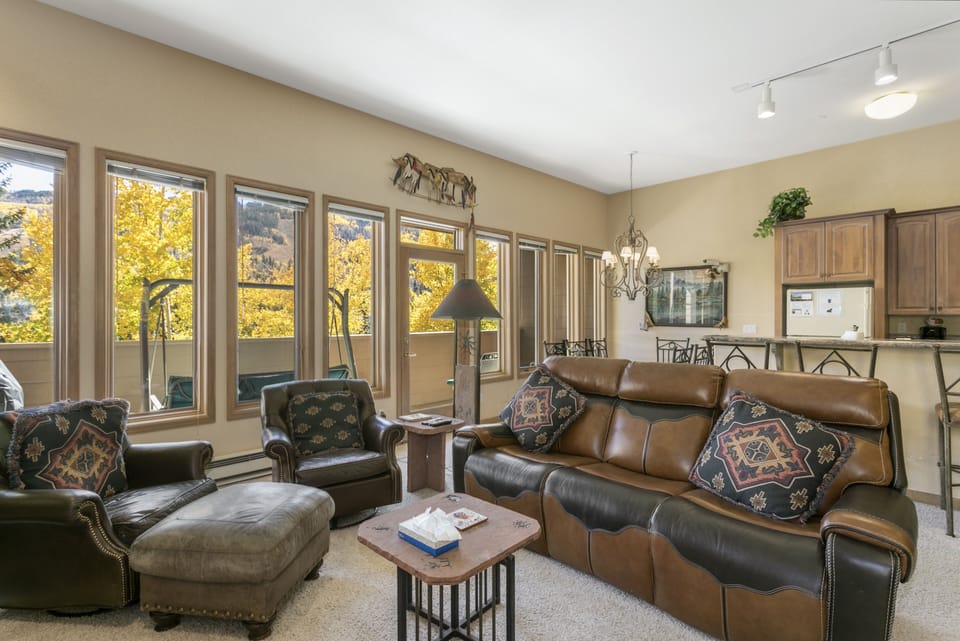 Condo, 3 Bedrooms | Living area | Smart TV