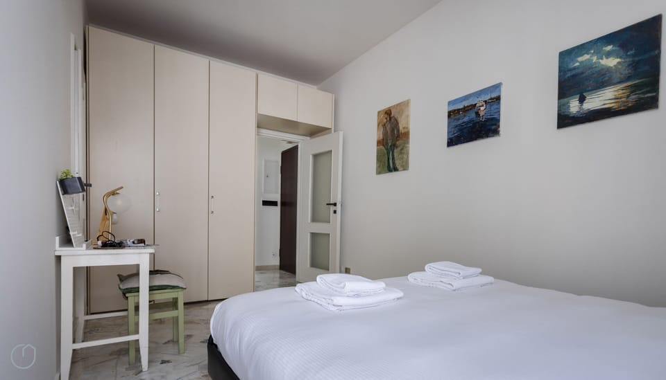 Apartment (1 Bedroom) | Interior