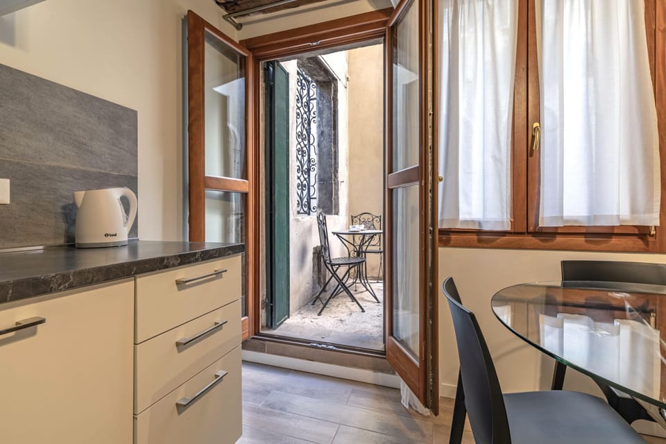 House | 1 bedroom