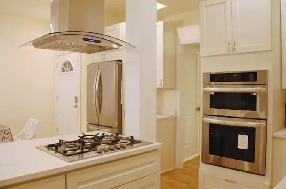 8. Kitchen - 2