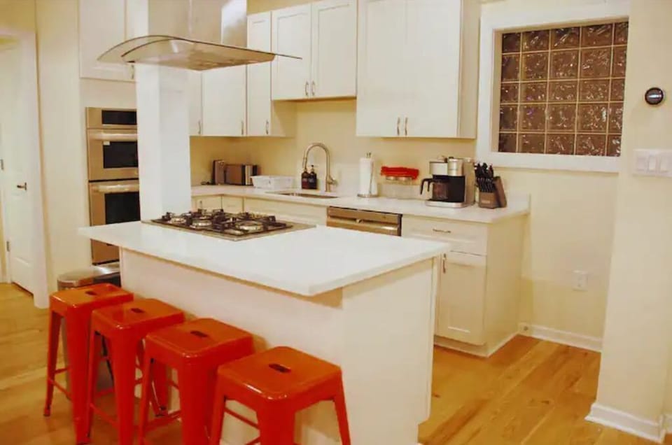 7. Kitchen - 1
