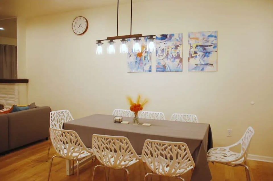 6. Modern dining area