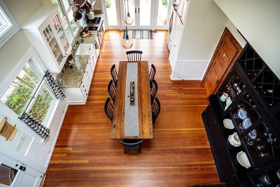 Gotta LOVE this kitchen!