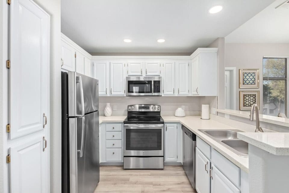 Full Kitchen