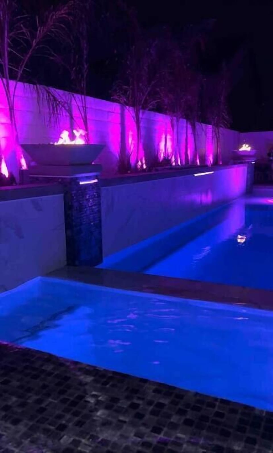 Resort Style Pool (2)