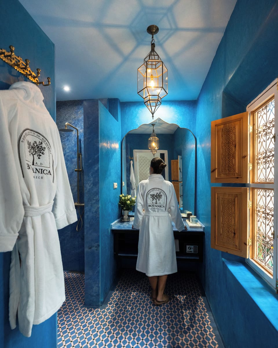 Deluxe Double or Twin Room | Bathroom | Shower, rainfall showerhead, hair dryer, bathrobes