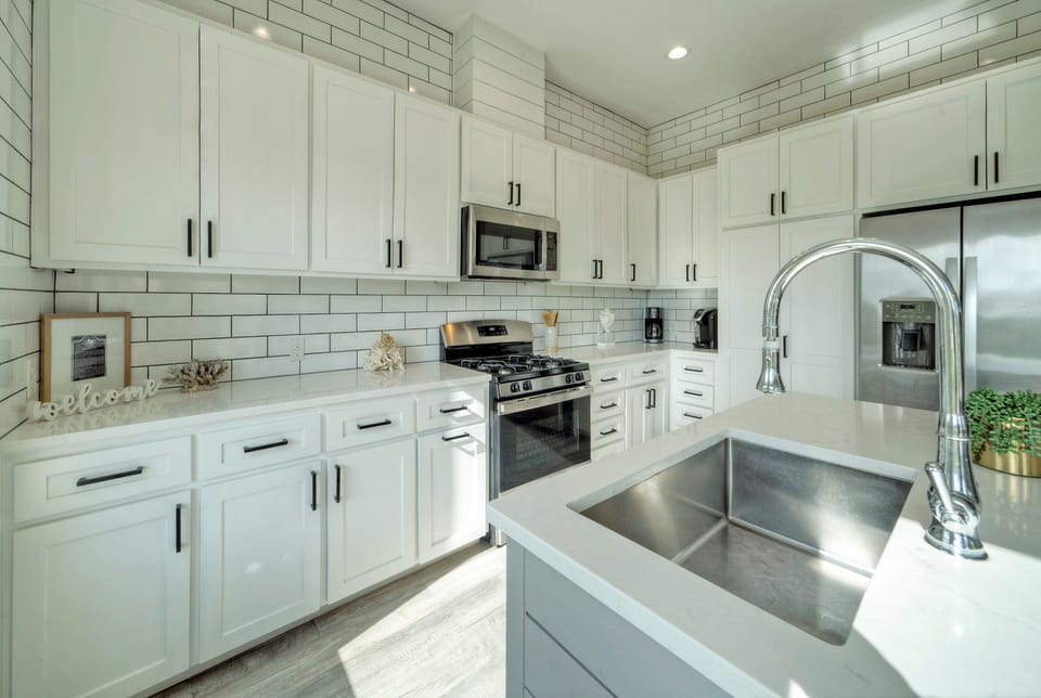 Full suite of modern appliances.