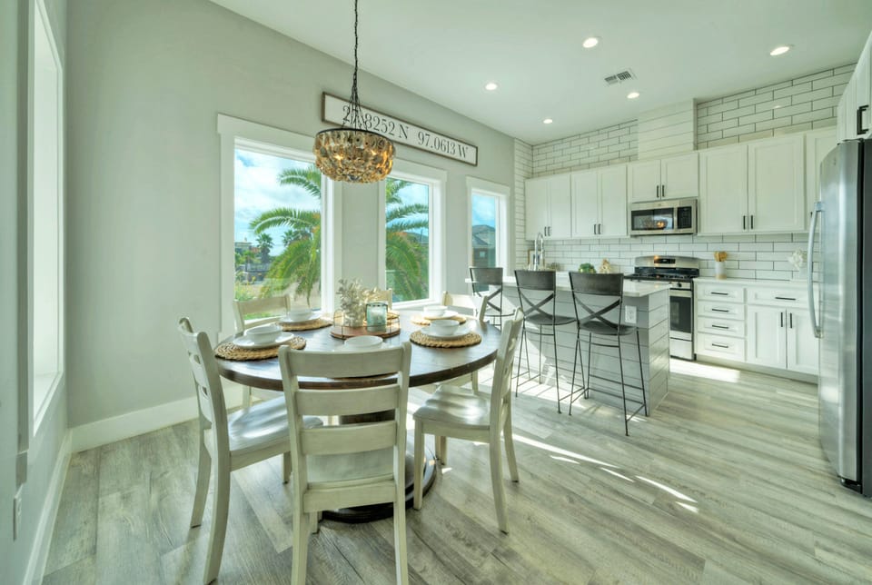 Dining nook near the kitchen.