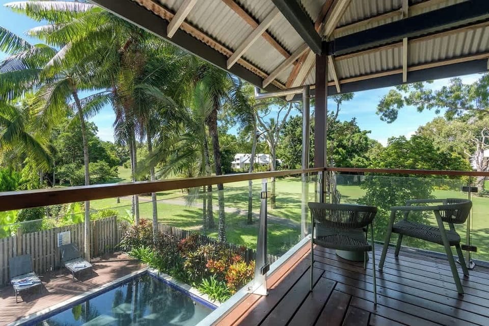 6th fairway views to the beach from the upstairs master suite
