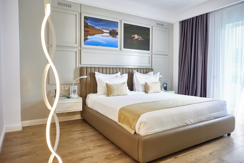 Executive King Room | Premium bedding, down comforters, memory foam beds, minibar
