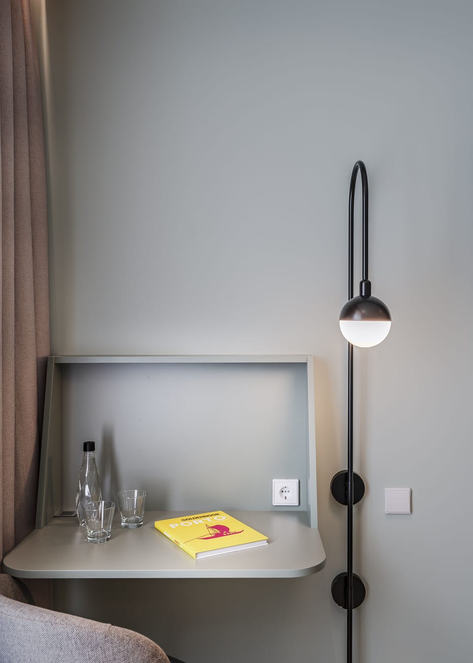 Premium bedding, down comforters, minibar, in-room safe
