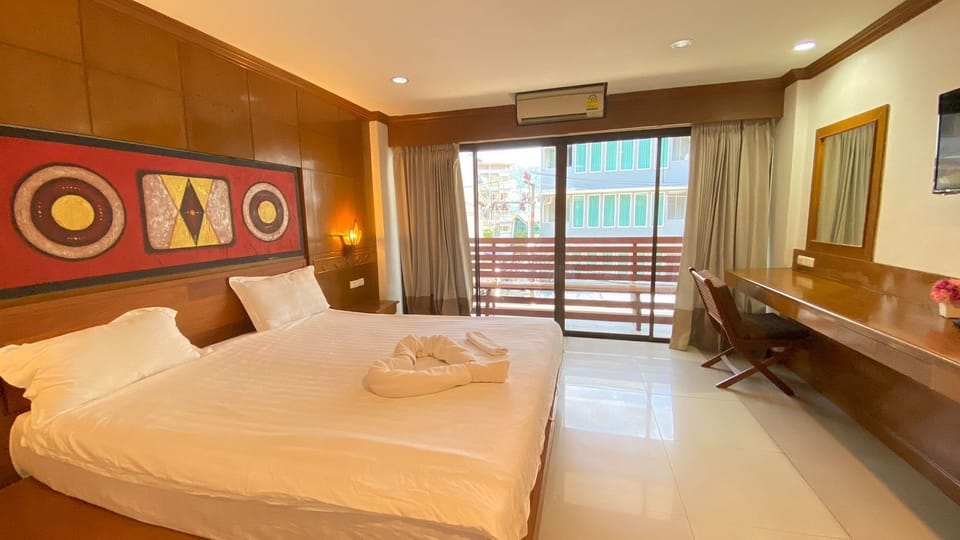 Standard Double or Twin Room | Blackout drapes, soundproofing, iron/ironing board, free WiFi