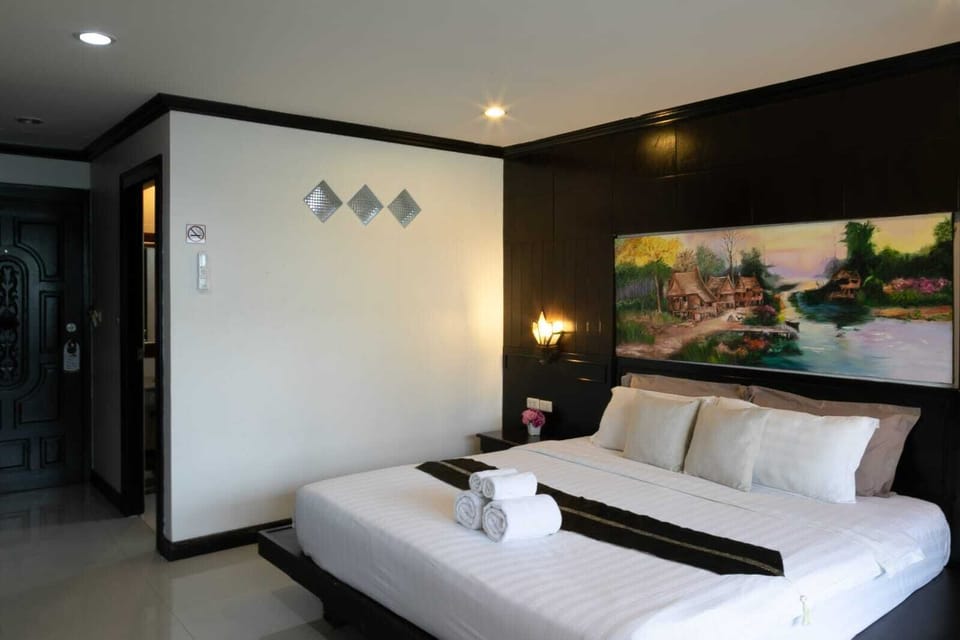 Standard Double or Twin Room | Blackout drapes, soundproofing, iron/ironing board, free WiFi