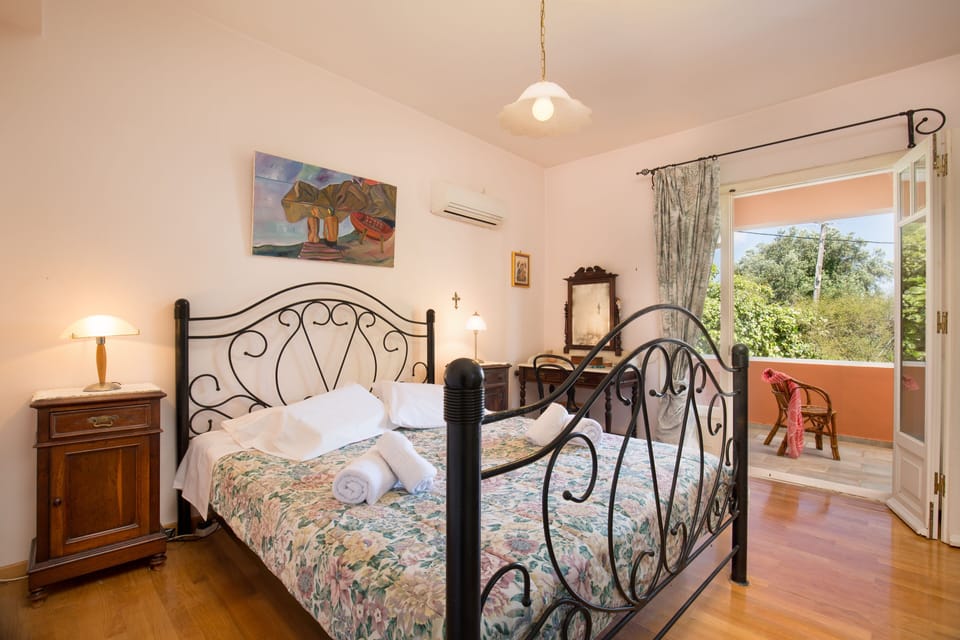 Family Villa | 3 bedrooms, iron/ironing board, free WiFi, bed sheets