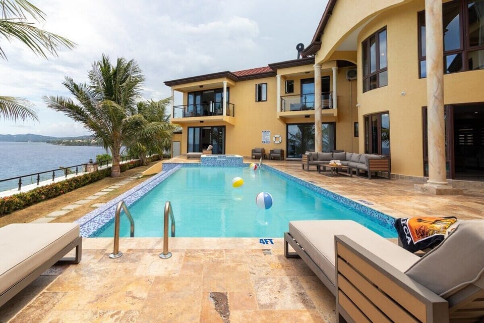 Close up of the pool