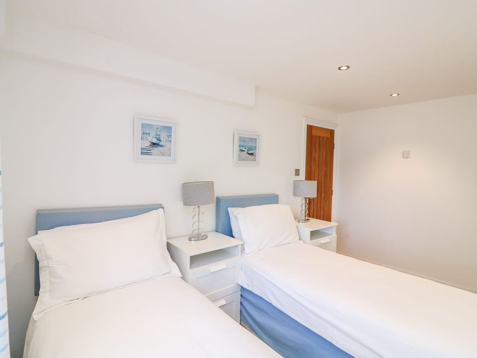 2 bedrooms, individually decorated, individually furnished, free WiFi