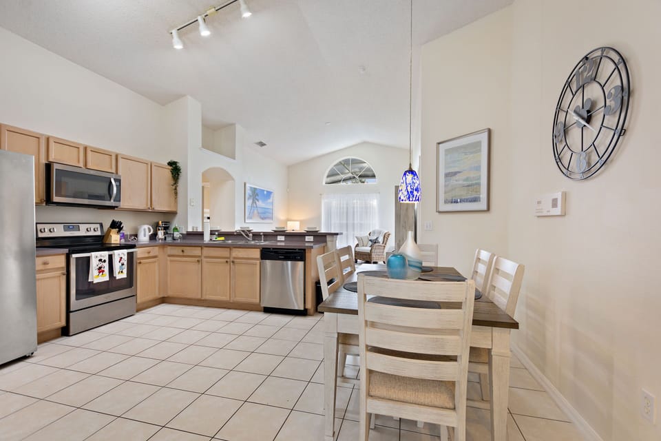 Dining area overlooking the kitchen