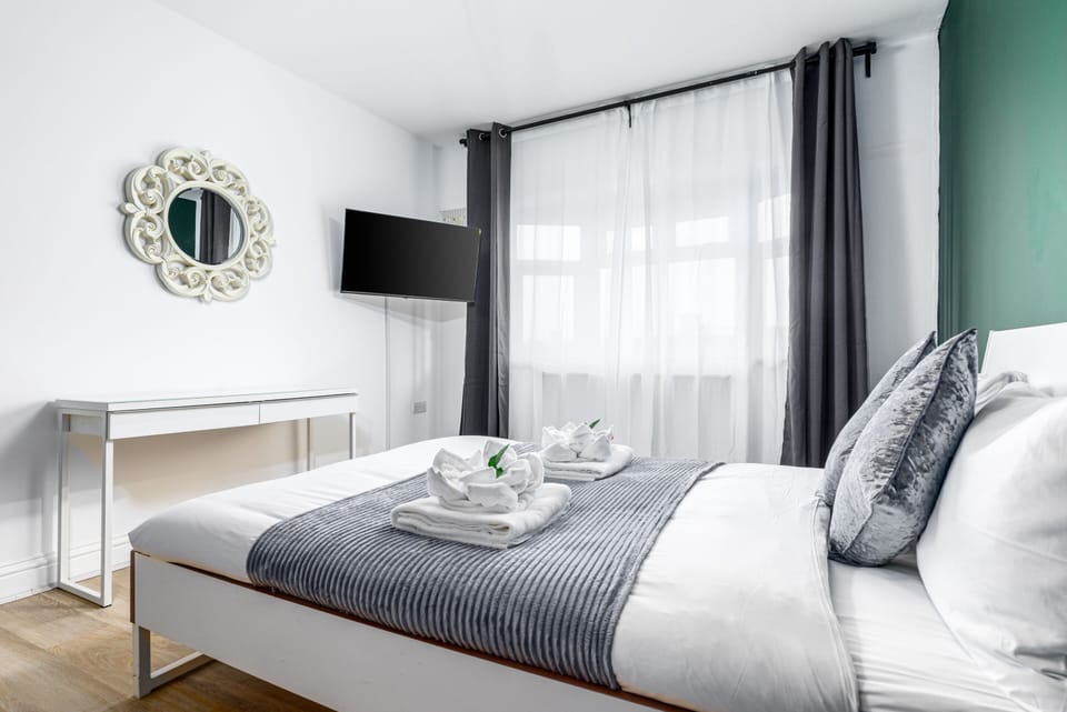 Standard Double Room, Shared Bathroom | Iron/ironing board, free WiFi
