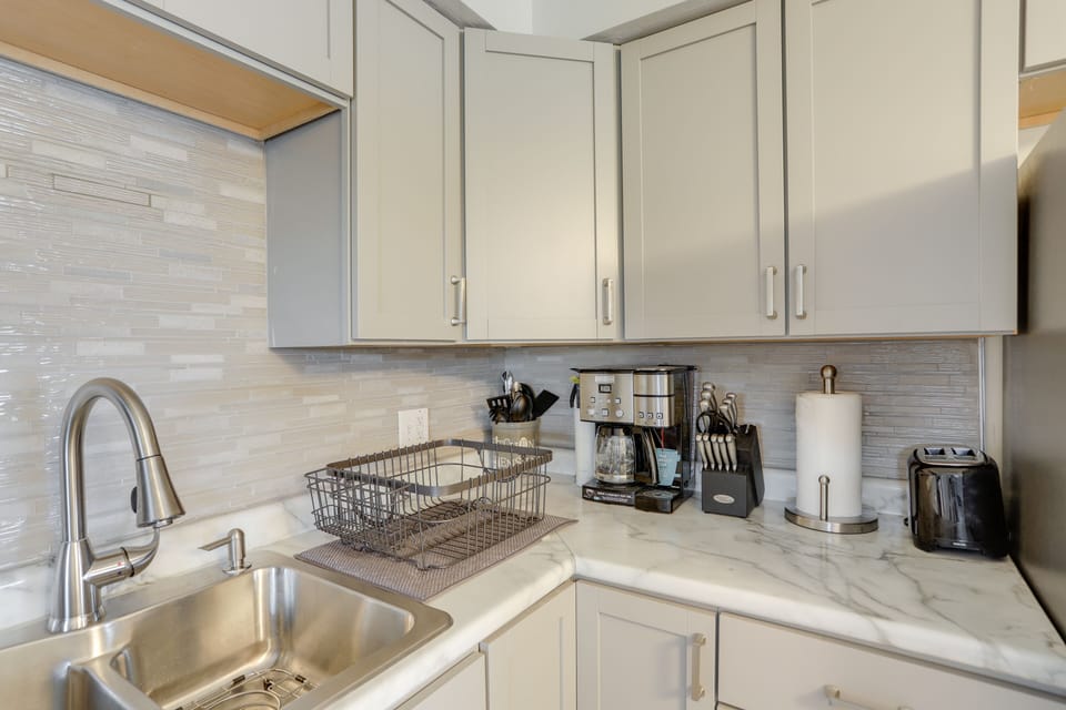 Kitchen | Main Level