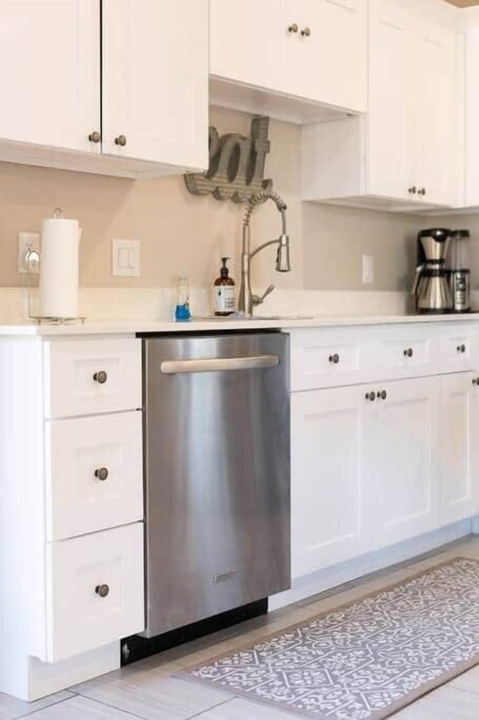 Full kitchen ideal for group meals