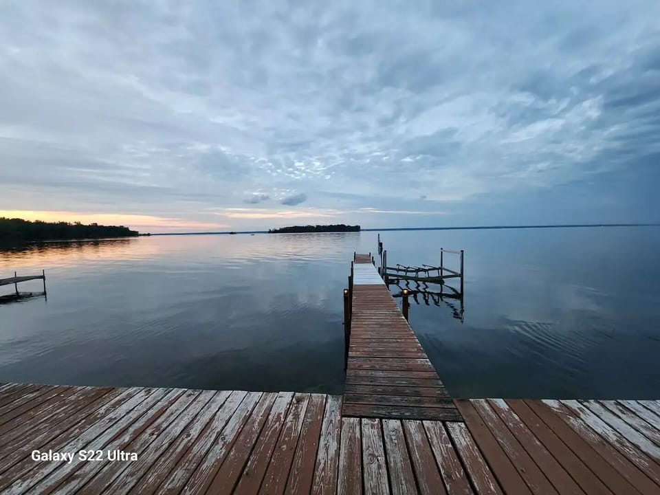 Dock available to use Marina 3 mins away from home.