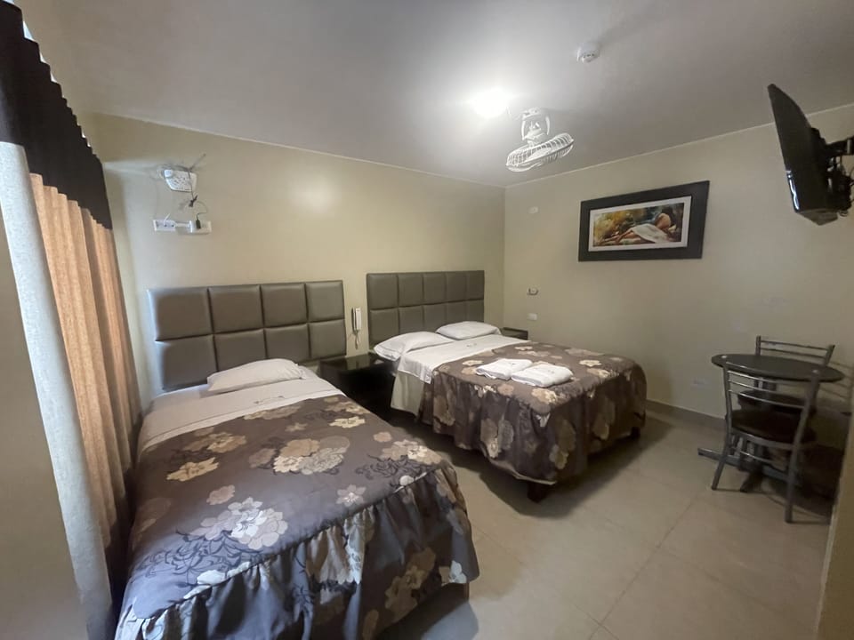 Classic Triple Room, 1 Bedroom, Ensuite | Down comforters, free WiFi