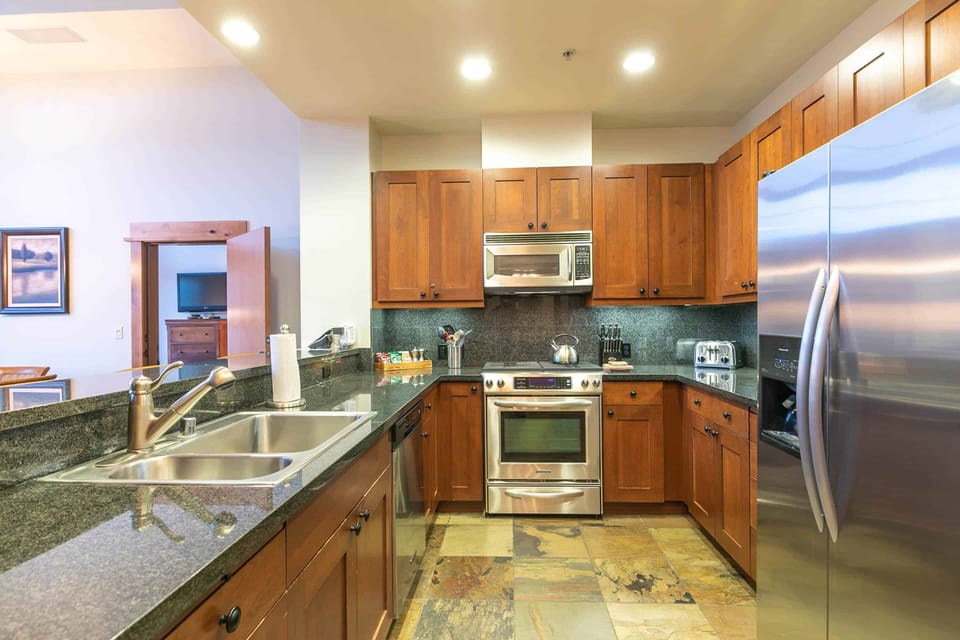 CAT_405-print-017-014-Kitchen-3360x2240-300dpi