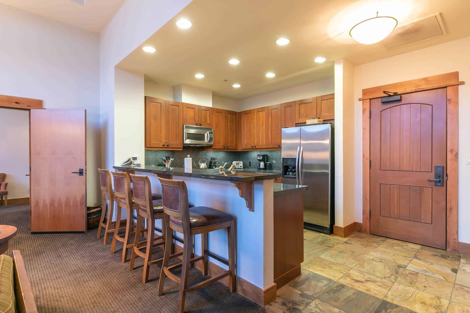 CAT_405-print-018-018-Kitchen-3360x2240-300dpi