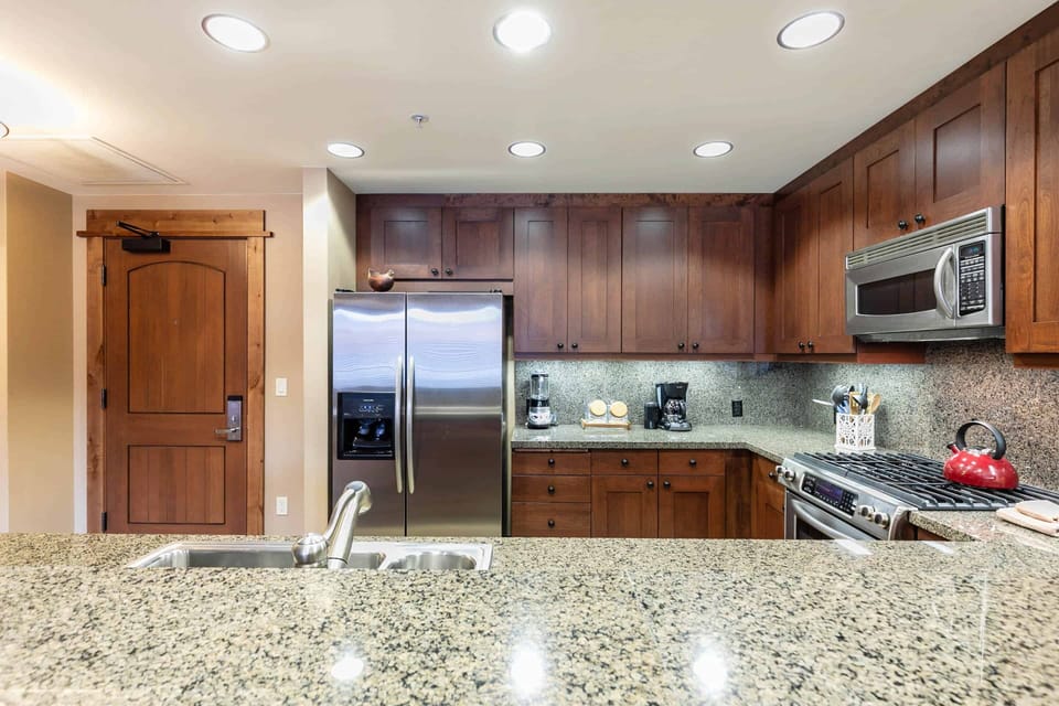 3001 Northstar Dr Unit 201-print-009-011-Unit 201-3360x2240-300dpi