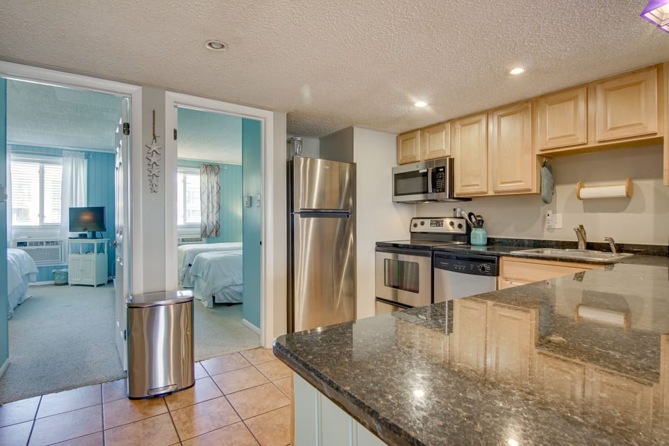 Kitchen | Dishwasher | Drip Coffee Maker | Toaster | Laundry Area