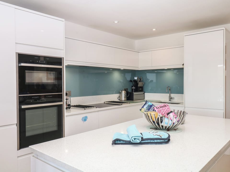 Fridge, dishwasher, electric kettle, toaster