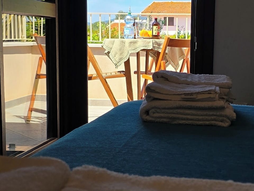 Deluxe Room | Premium bedding, pillowtop beds, minibar, individually decorated