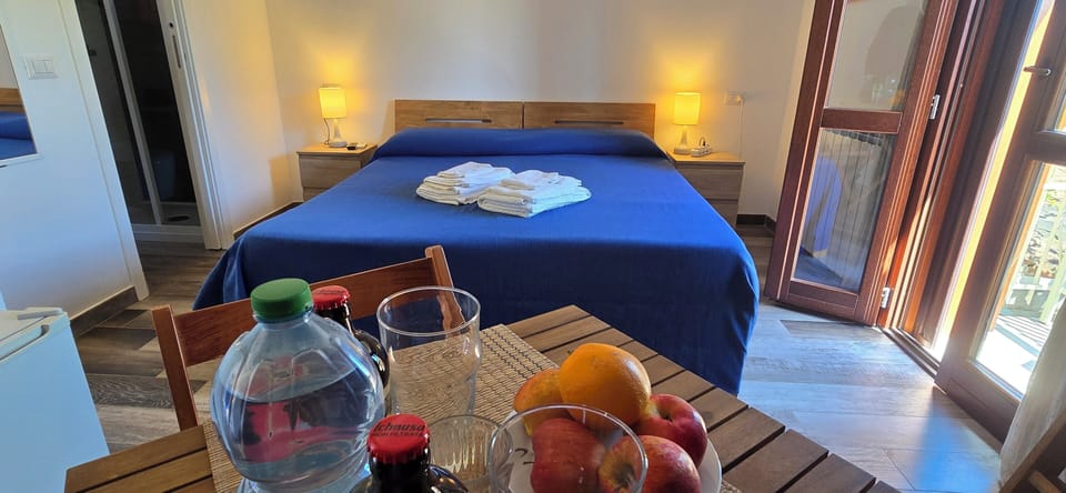 Club Room | Premium bedding, pillowtop beds, minibar, individually decorated