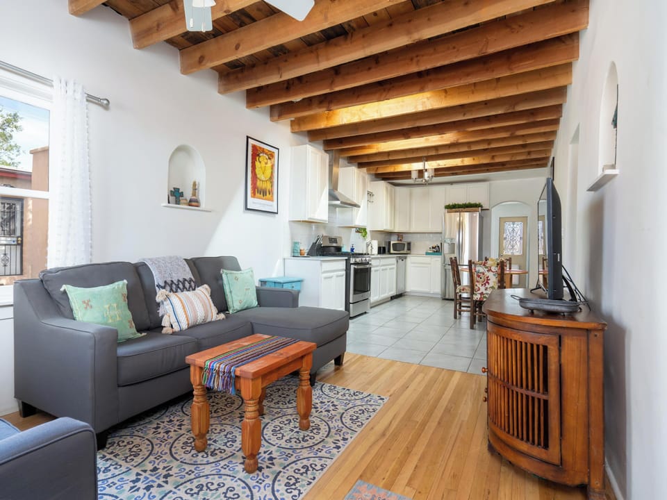 House (2 Bedrooms) | Property amenity