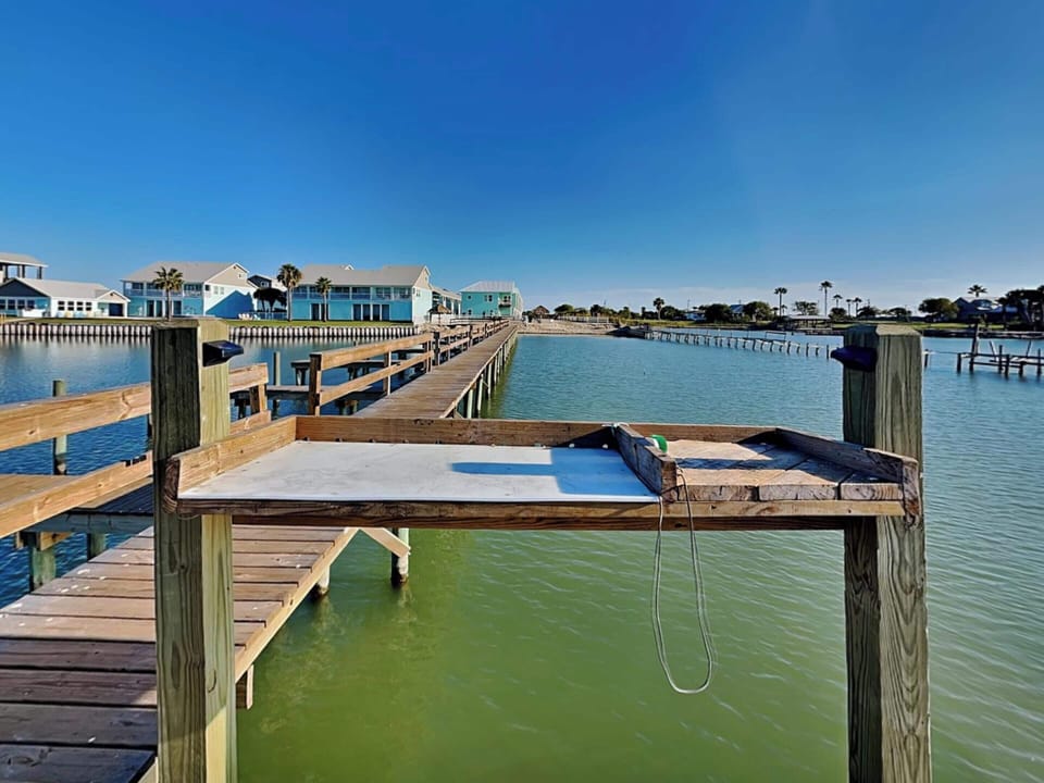 Studio (3 Bedrooms) | Property amenity
