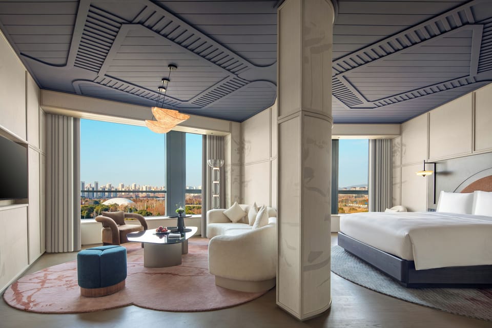 Suite, 1 Bedroom | Minibar, in-room safe, desk, laptop workspace