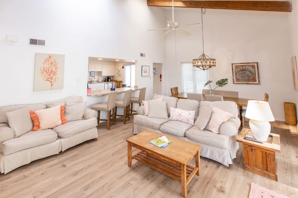 2nd floor
Living area