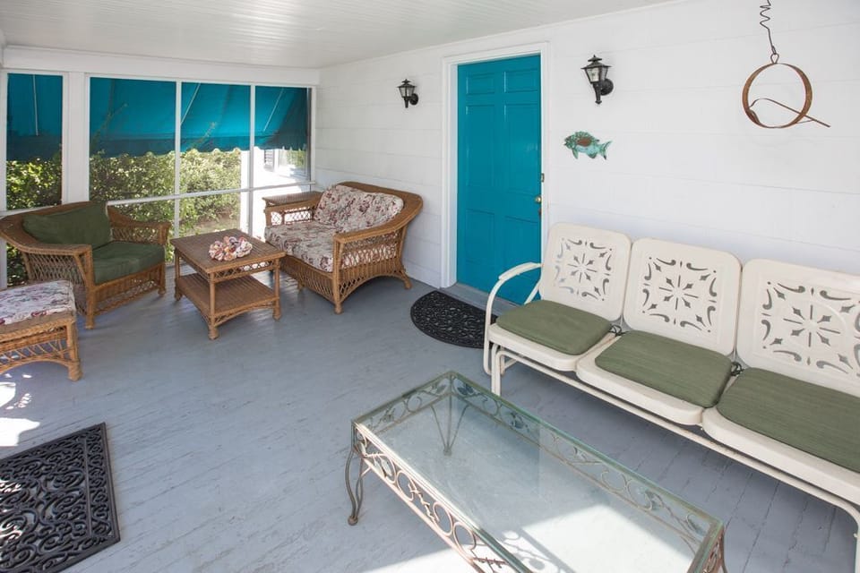 Front Screen Porch