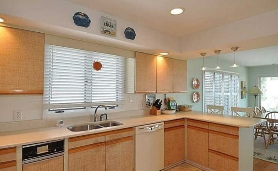 Second Floor 
Kitchen