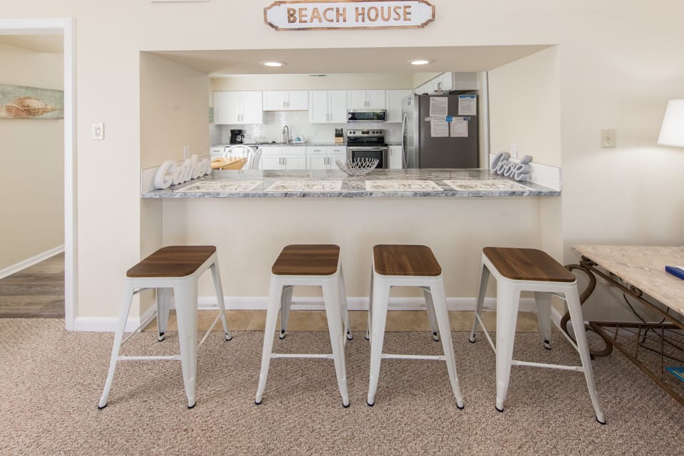 Second Floor
Kitchen bar seating