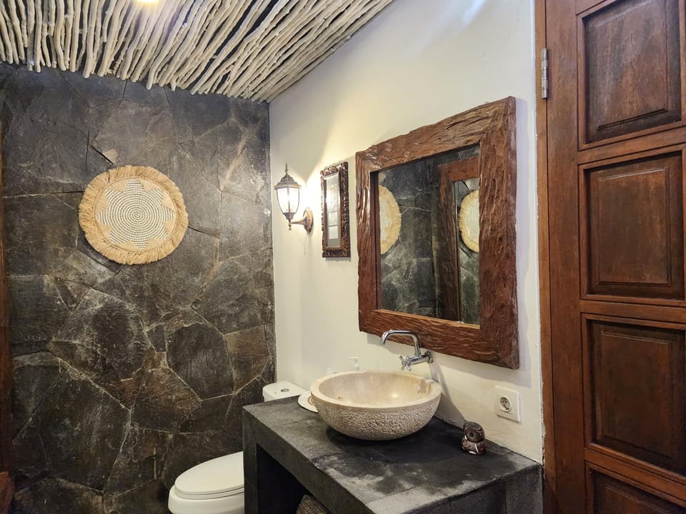Villa, Private Pool | Bathroom | Shower, rainfall showerhead, free toiletries, hair dryer
