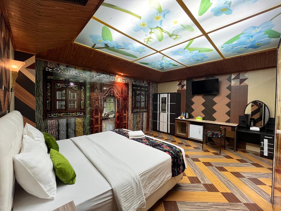 Superior Double Room | Premium bedding, minibar, desk, laptop workspace