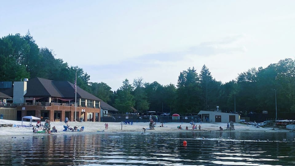 The Hideout Tikibar, beach and heated Swimming pool