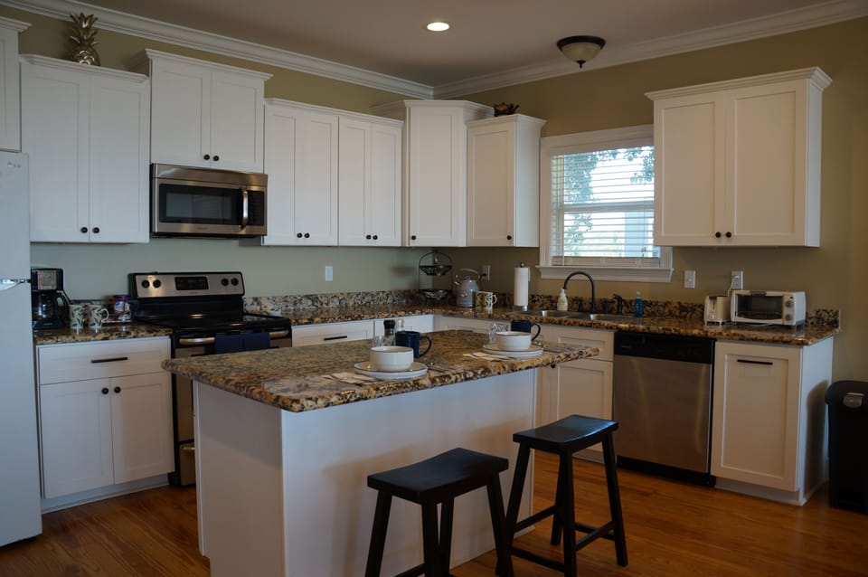 Kitchen Island seats 2