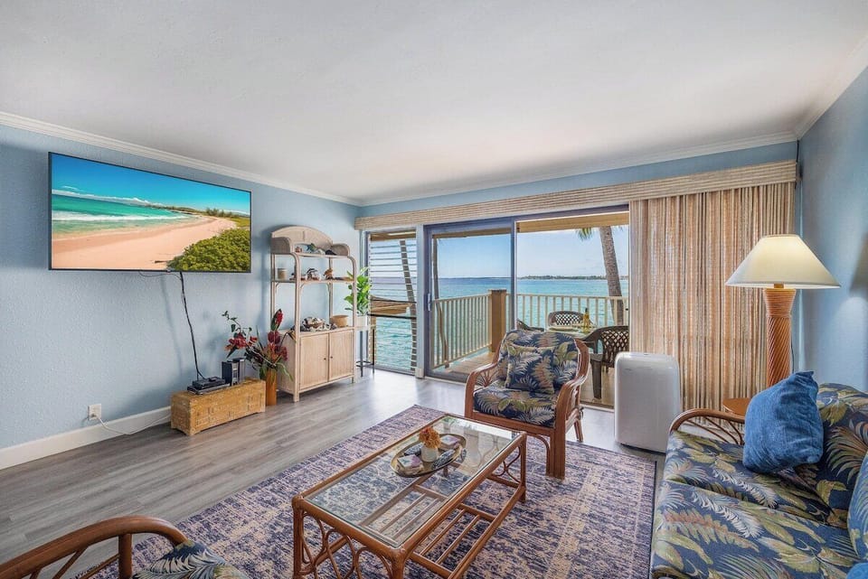 Views of the ocean from your living space.