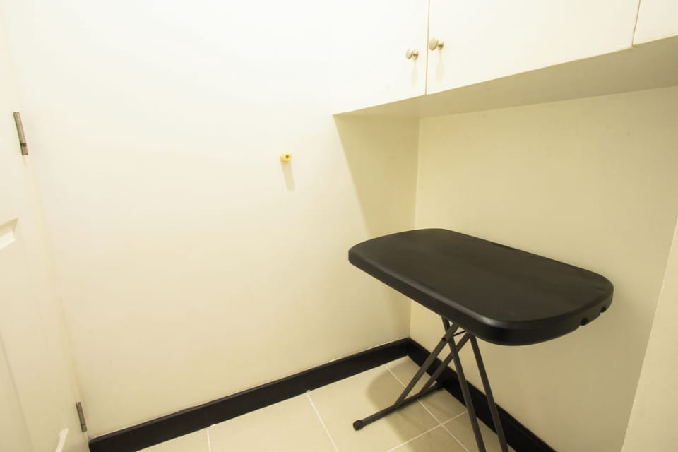 Deluxe Room, 1 Queen Bed | Free WiFi, bed sheets