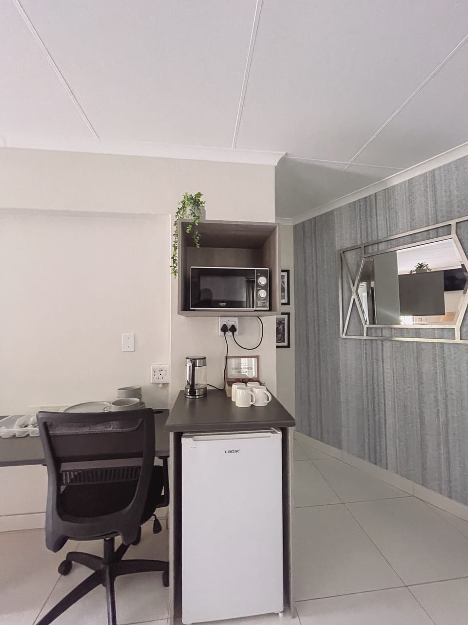 Luxury Room | Private kitchenette